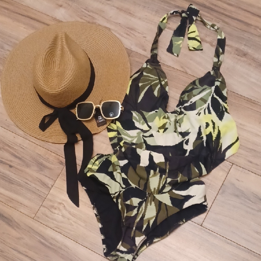 Bar III Green and Black One Piece Swimsuit